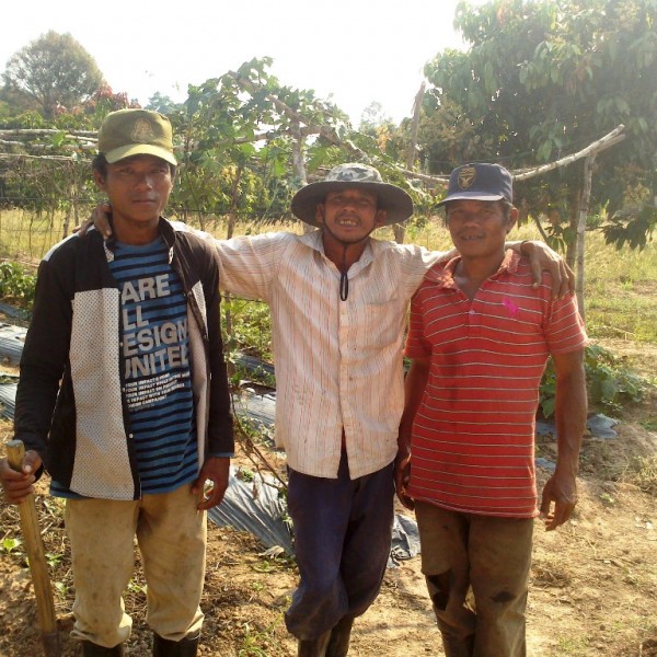 Wen and the farm workers during the mentori g